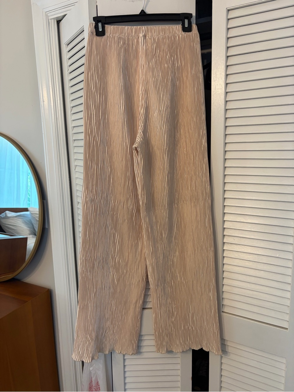 Vintage Pleated Wide-Leg Pants in Light Beige